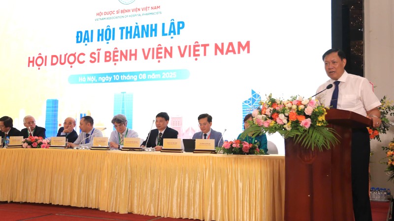 Thành lập Hội Dược sĩ bệnh viện Việt Nam 10-8-2025
