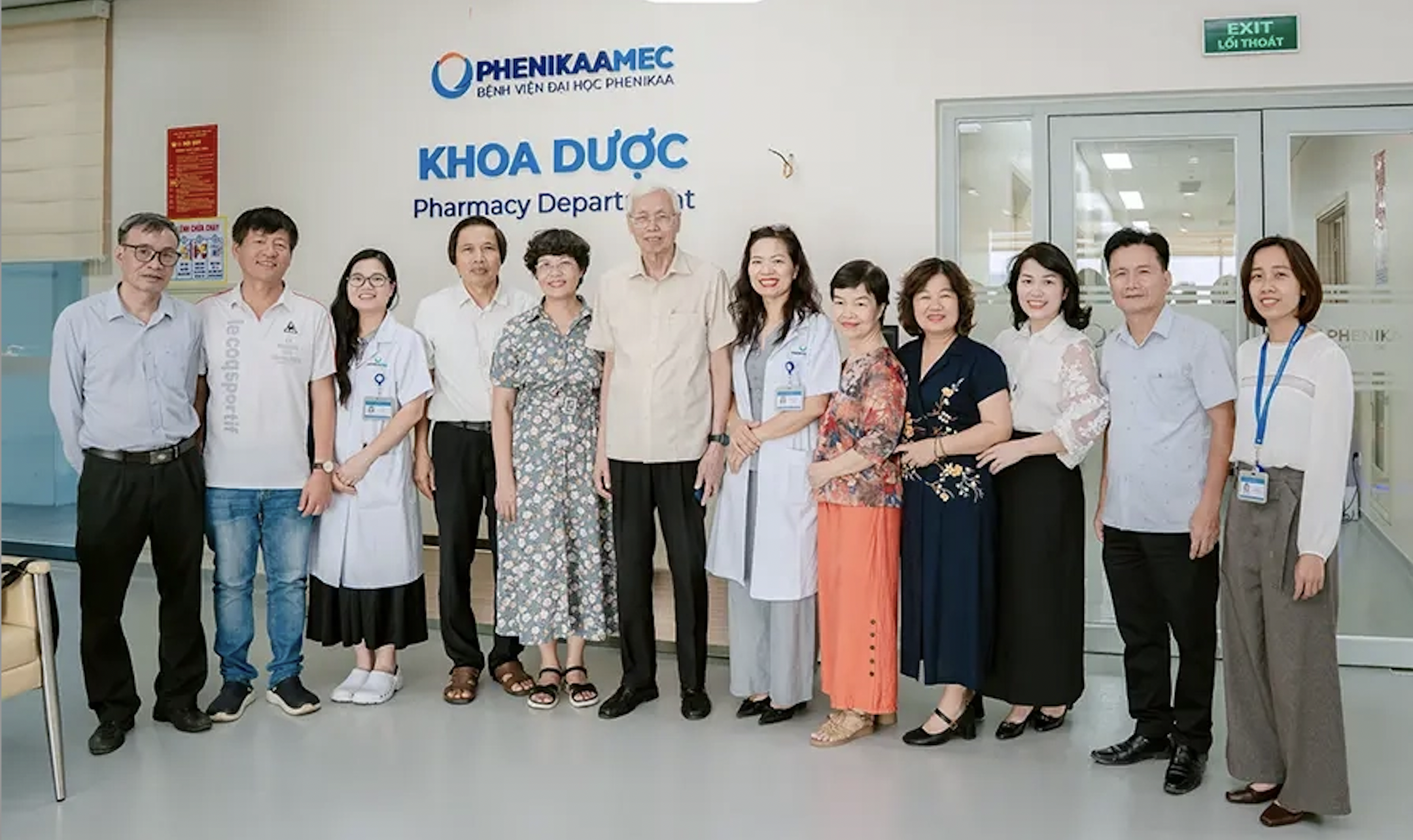 Hội Dược sĩ Bệnh viện Việt Nam tham quan Bệnh viện Đại học Phenikaa