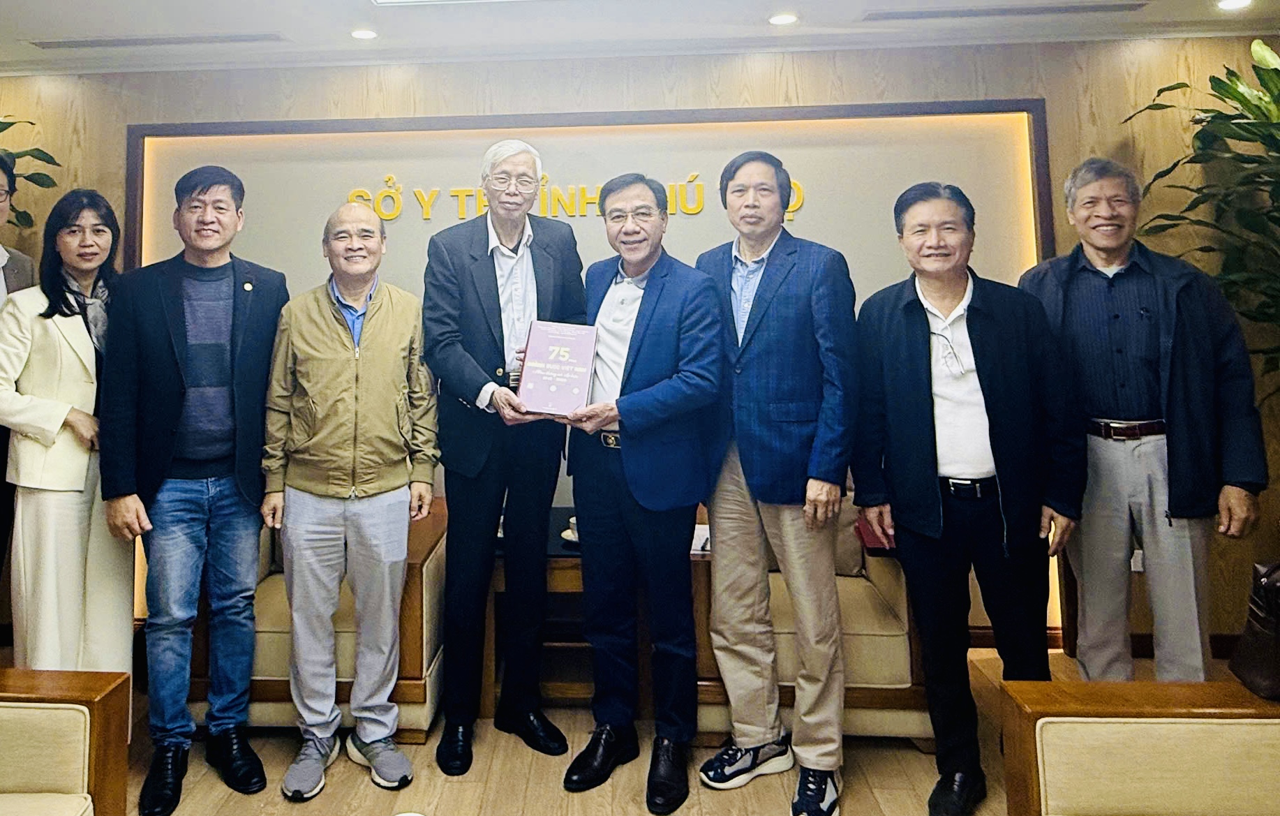 ĐOÀN CÔNG TÁC HỘI DƯỢC SĨ BỆNH VIỆN VIỆT NAM THĂM VÀ LÀM VIỆC TẠI PHÚ THỌ