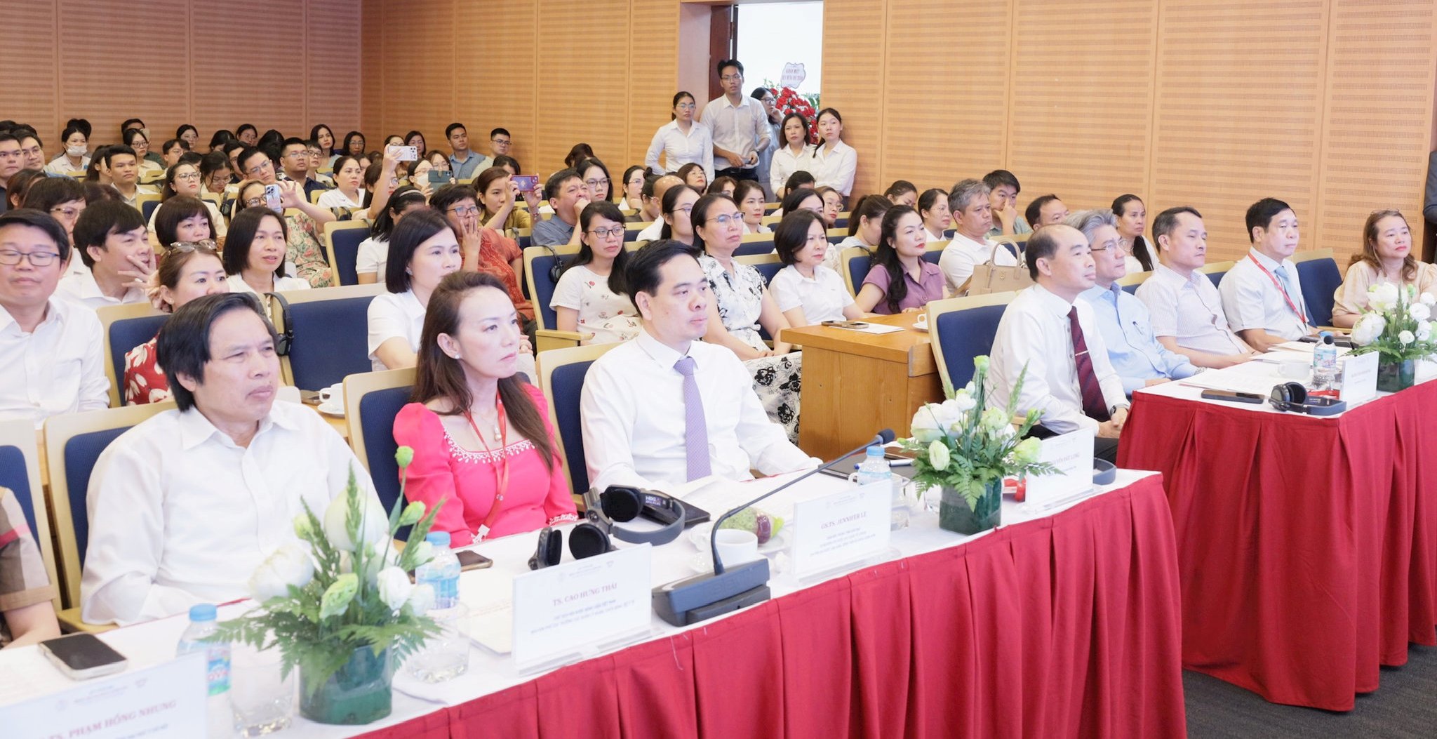 HỘI THẢO QUỐC TẾ TẠI BỆNH VIỆN ĐA KHOA XANH PÔN: CHIẾN LƯỢC QUẢN LÝ VÀ ĐIỀU TRỊ NHIỄM TRÙNG DO VI KHUẨN SINH METALLO-BETA-LACTAMASE (MBL) KHÁNG KHÁNG SINH